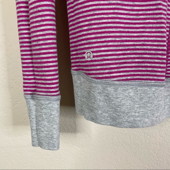 LULULEMON gray In A Cinch reversible sweatshirt 4 - Picture 11 of 12